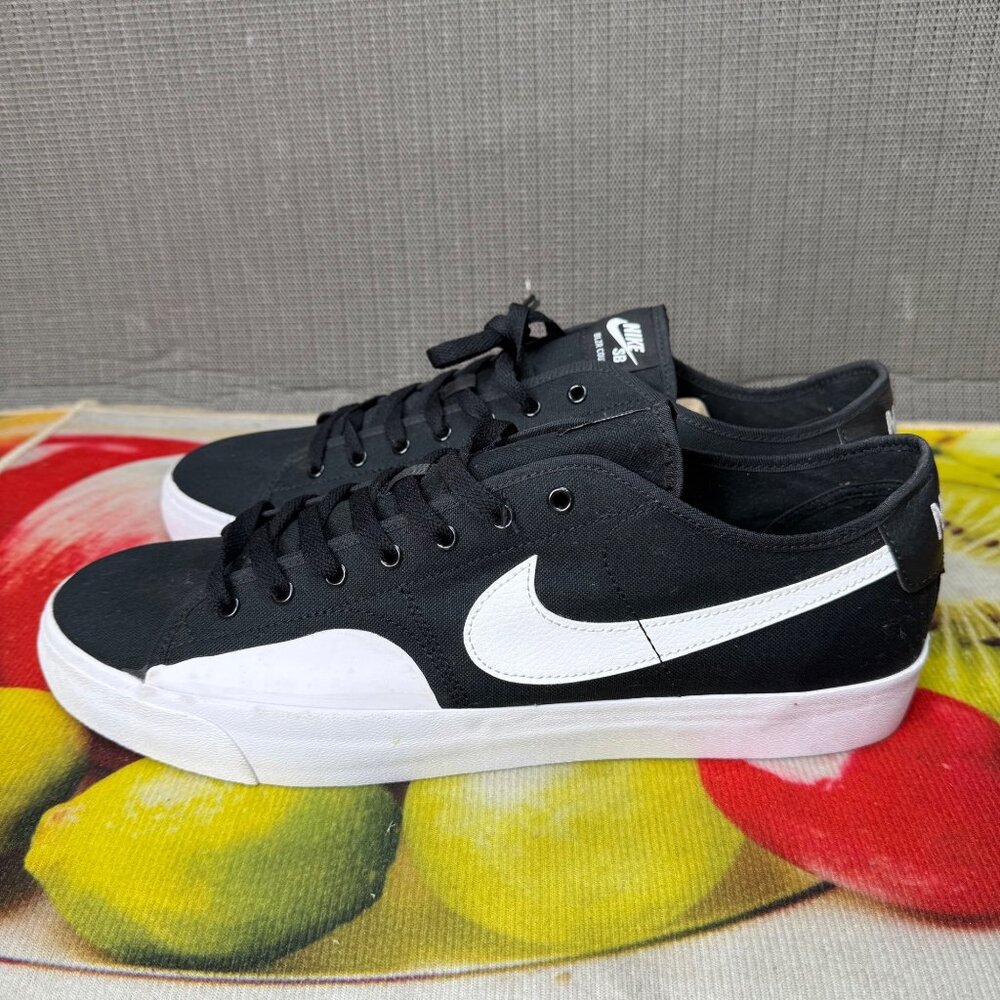 Nike SB BLZR Court Black & White Skate Shoes size 14